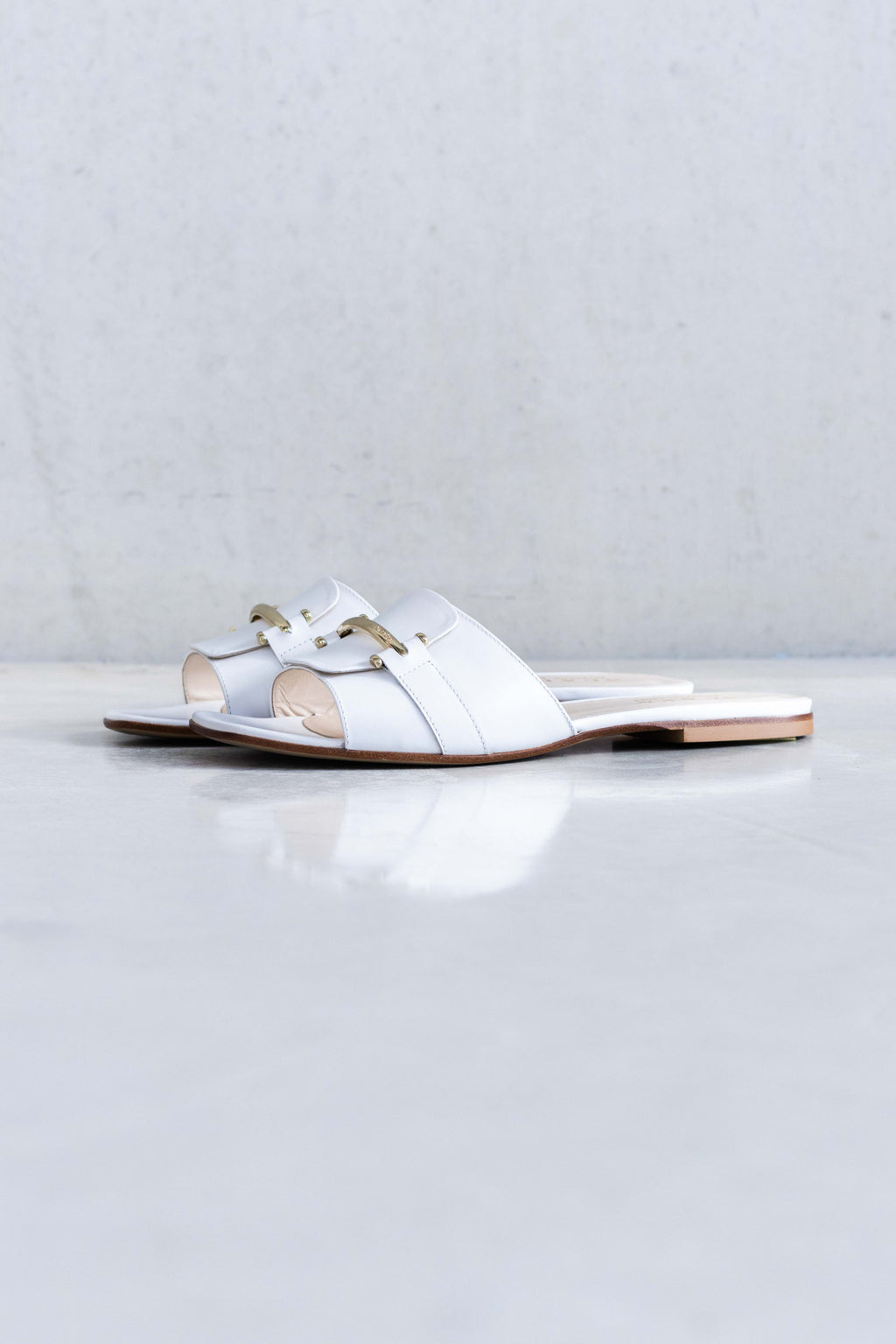 LEATHER SLIPPER WITH FINE BUCKLE - SHOES - SCAPA FASHION - SCAPA OFFICIAL