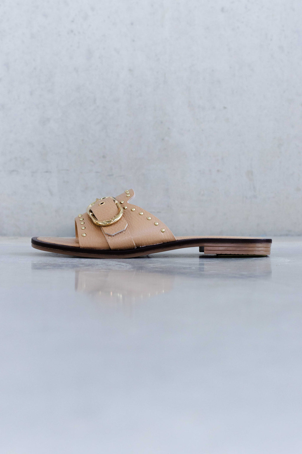 LEATHER SLIPPER WITH BUCCLE AND STUD DETAIL - WHITE AND SAND - SHOES - SCAPA FASHION - SCAPA OFFICIAL