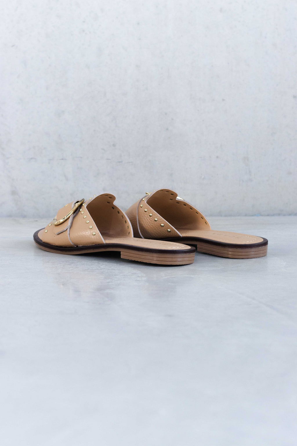 LEATHER SLIPPER WITH BUCCLE AND STUD DETAIL - WHITE AND SAND - SHOES - SCAPA FASHION - SCAPA OFFICIAL