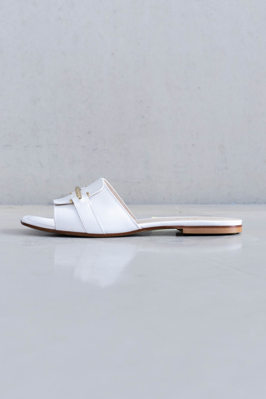 LEATHER SLIPPER WITH FINE BUCKLE - SHOES - SCAPA FASHION - SCAPA OFFICIAL