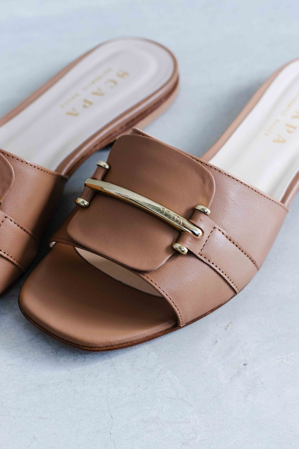 LEATHER SLIPPER WITH FINE BUCKLE - SHOES - SCAPA FASHION - SCAPA OFFICIAL