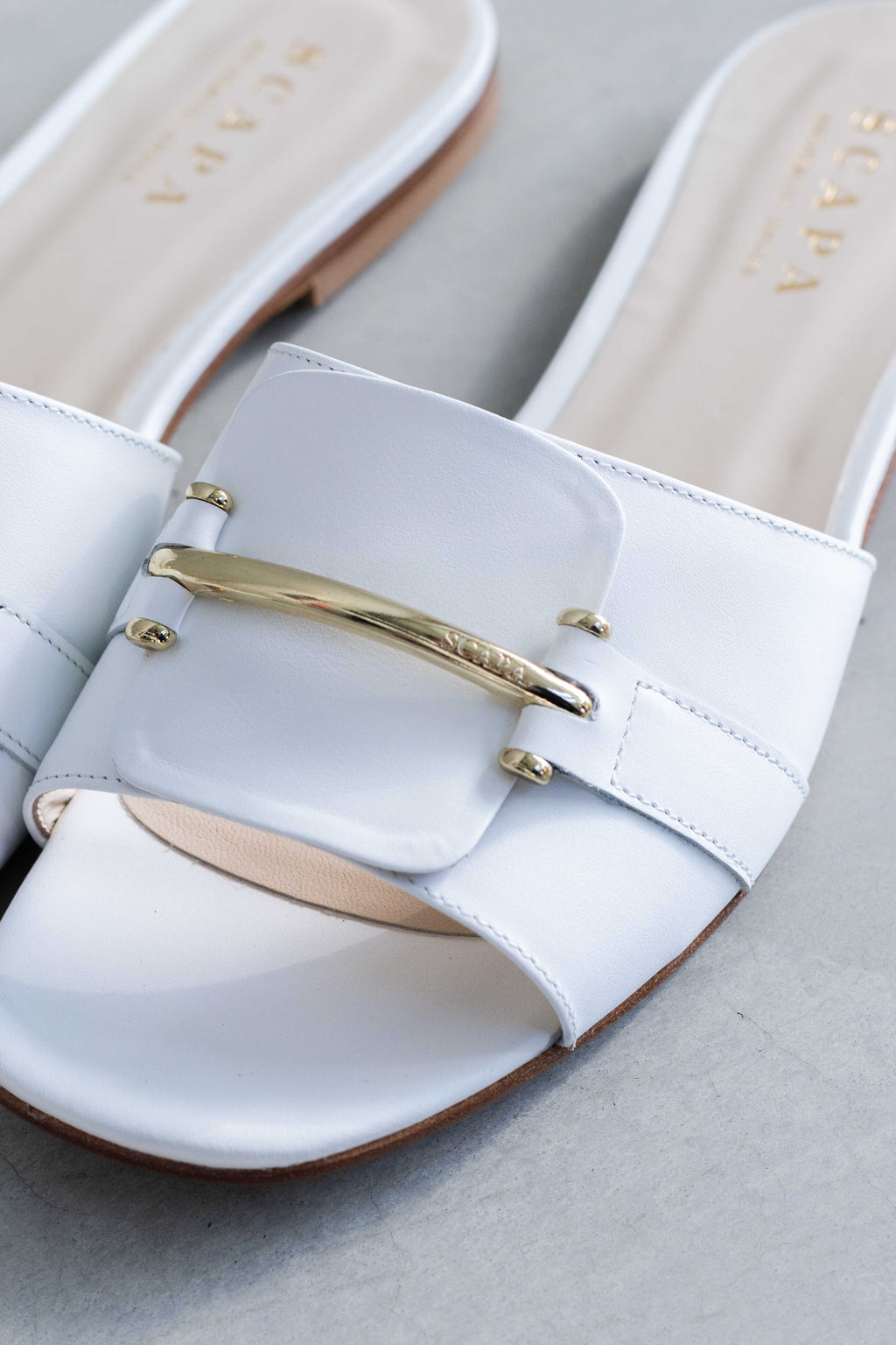LEATHER SLIPPER WITH FINE BUCKLE - SHOES - SCAPA FASHION - SCAPA OFFICIAL