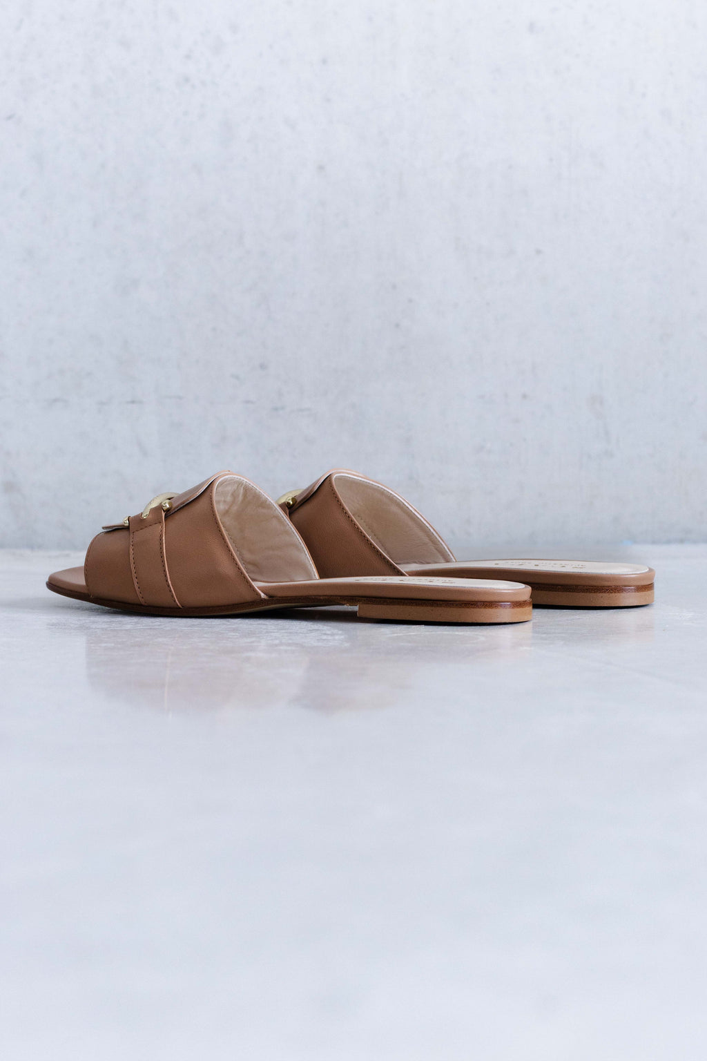 LEATHER SLIPPER WITH FINE BUCKLE - SHOES - SCAPA FASHION - SCAPA OFFICIAL