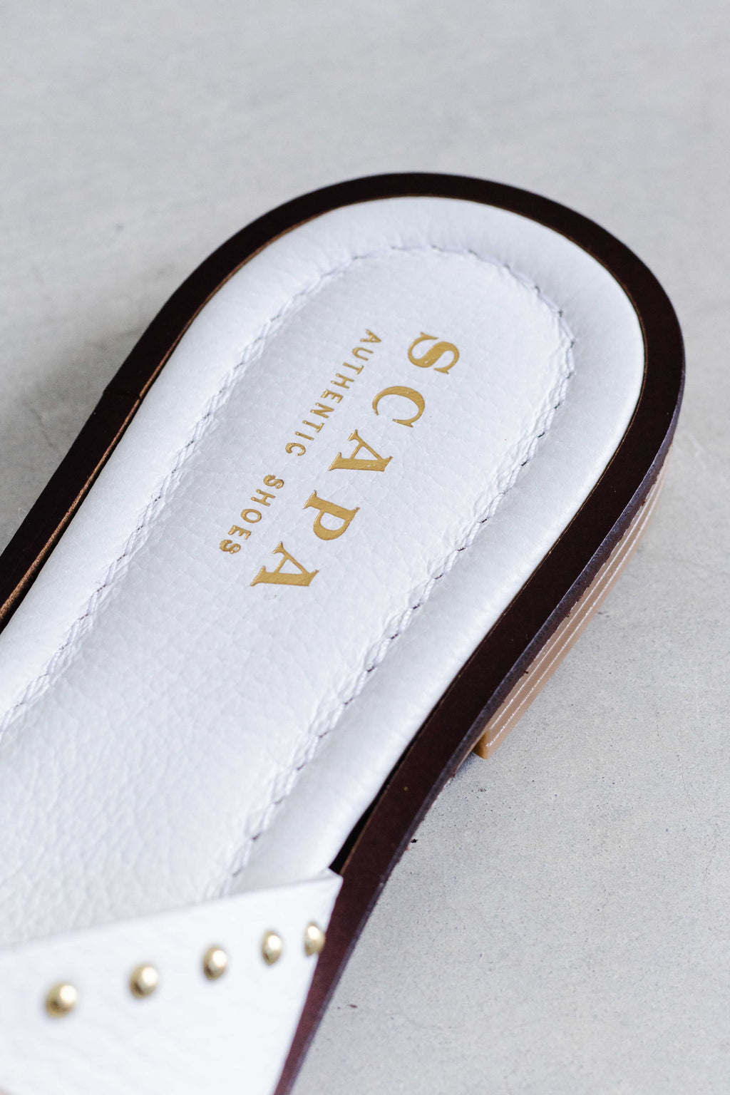 LEATHER SLIPPER WITH BUCCLE AND STUD DETAIL - WHITE AND SAND - SHOES - SCAPA FASHION - SCAPA OFFICIAL
