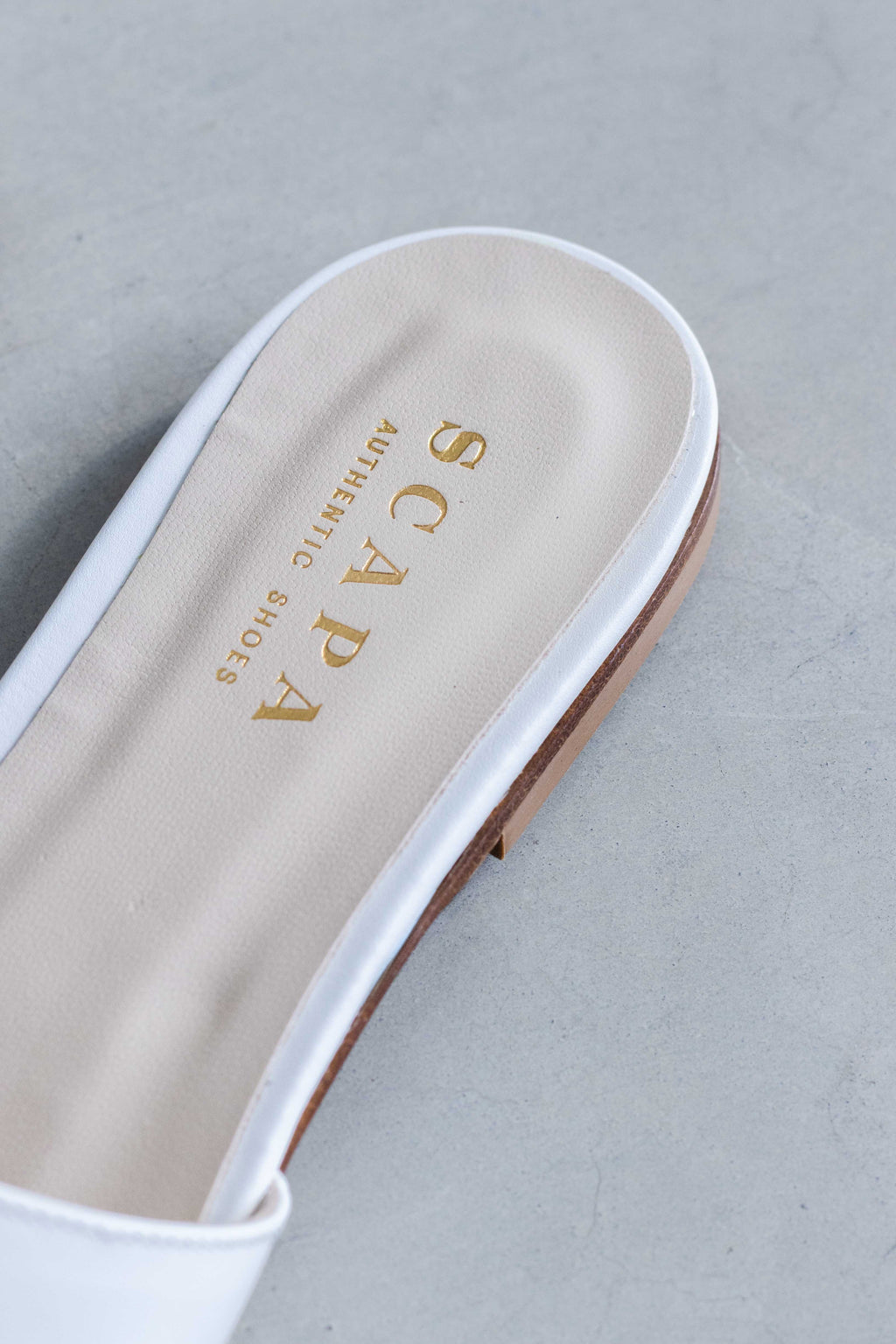 LEATHER SLIPPER WITH FINE BUCKLE - SHOES - SCAPA FASHION - SCAPA OFFICIAL