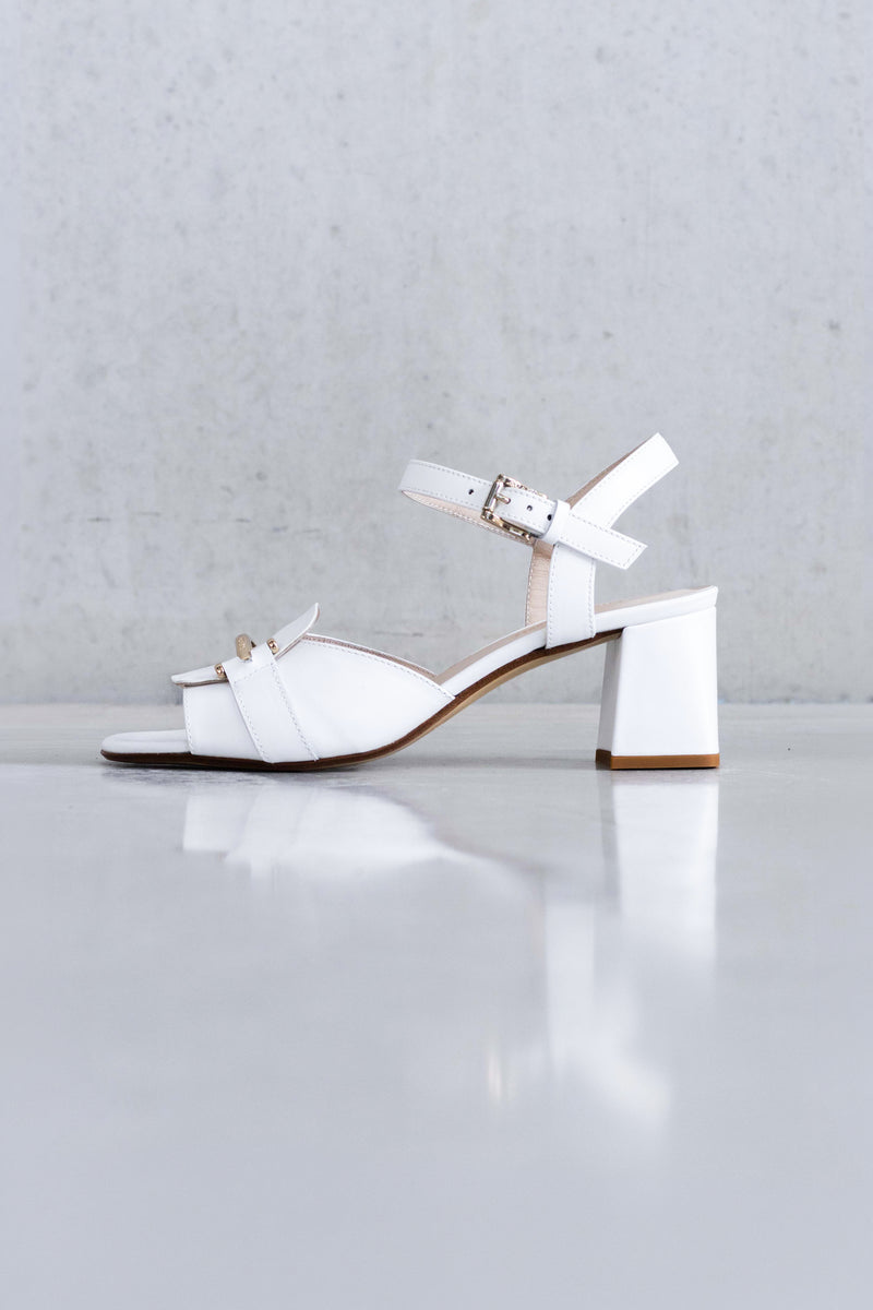 LEATHER HEEL SANDAL WITH FINE BUCKLE - WHITE /SAND - SHOES - SCAPA FASHION - SCAPA OFFICIAL