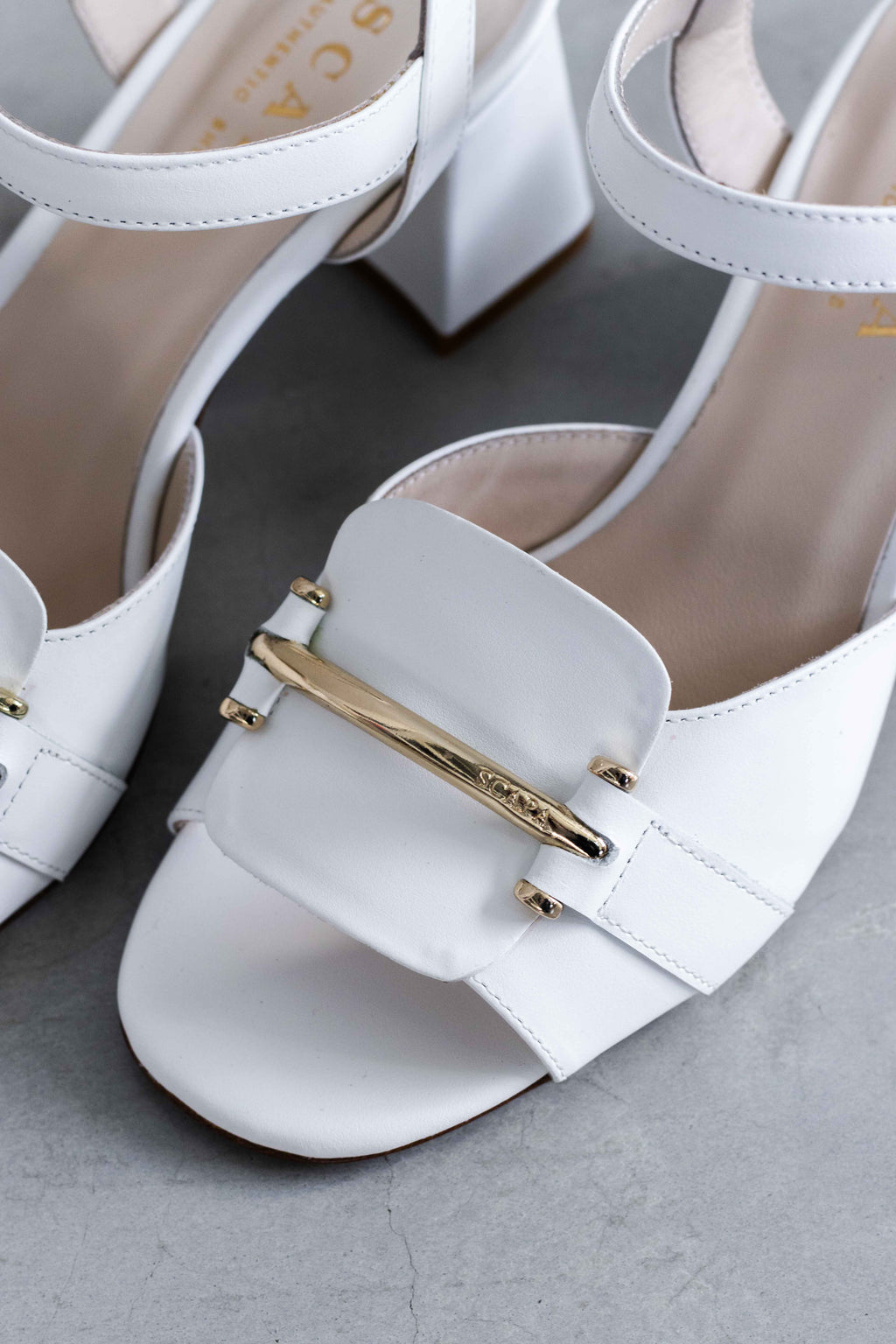 LEATHER HEEL SANDAL WITH FINE BUCKLE - WHITE /SAND - SHOES - SCAPA FASHION - SCAPA OFFICIAL