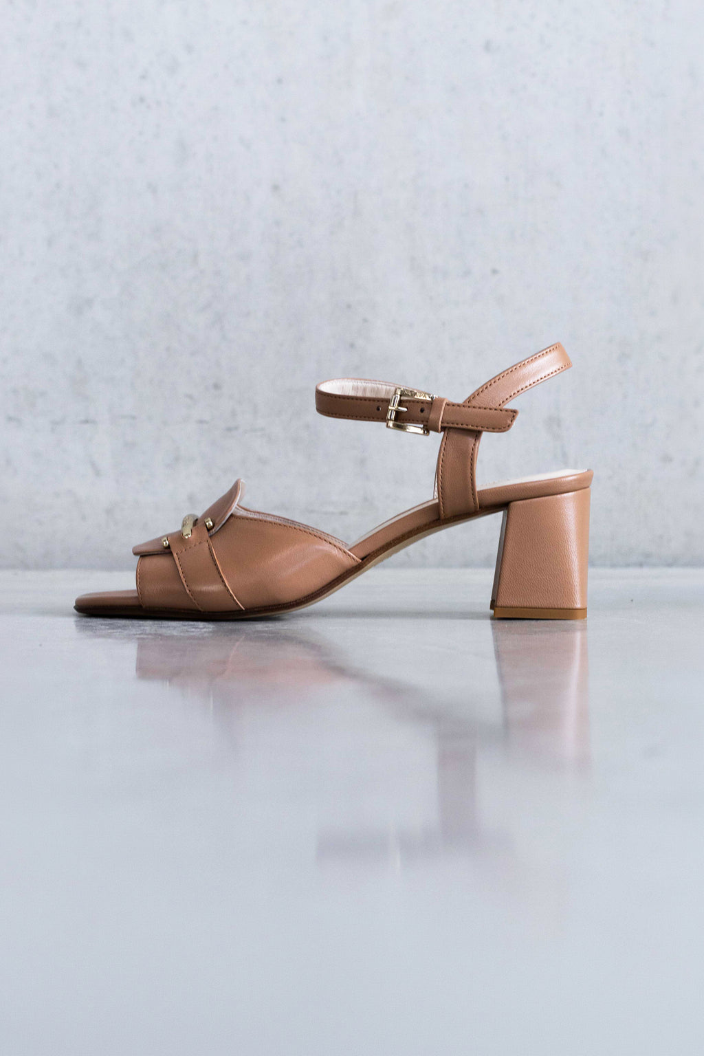 LEATHER HEEL SANDAL WITH FINE BUCKLE - WHITE /SAND - SHOES - SCAPA FASHION - SCAPA OFFICIAL