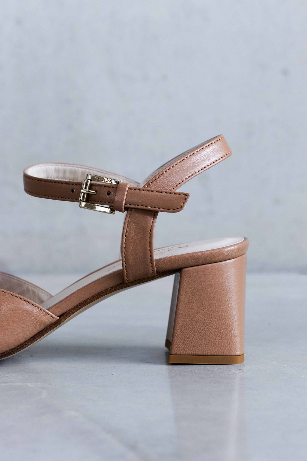 LEATHER HEEL SANDAL WITH FINE BUCKLE - WHITE /SAND - SHOES - SCAPA FASHION - SCAPA OFFICIAL