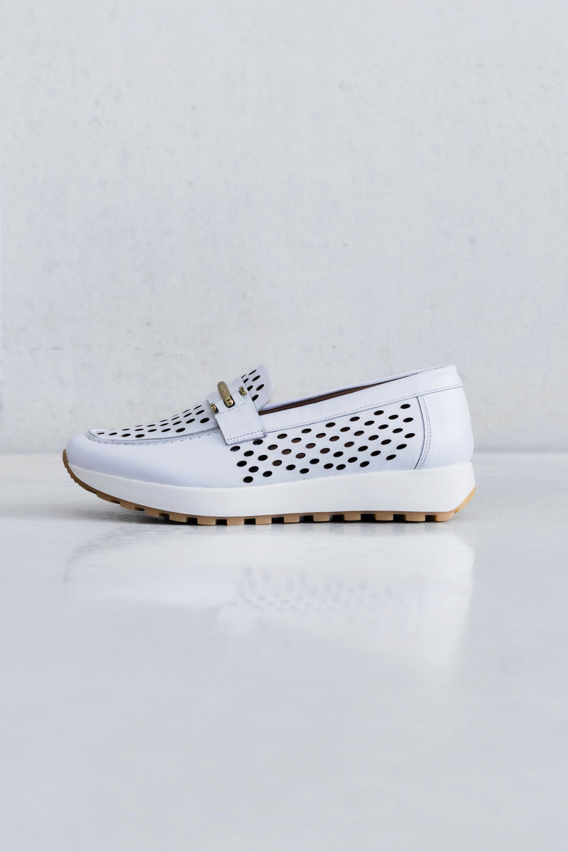 PUNCTURED LEATHER MOCCASIN - WHITE - SHOES - SCAPA FASHION - SCAPA OFFICIAL
