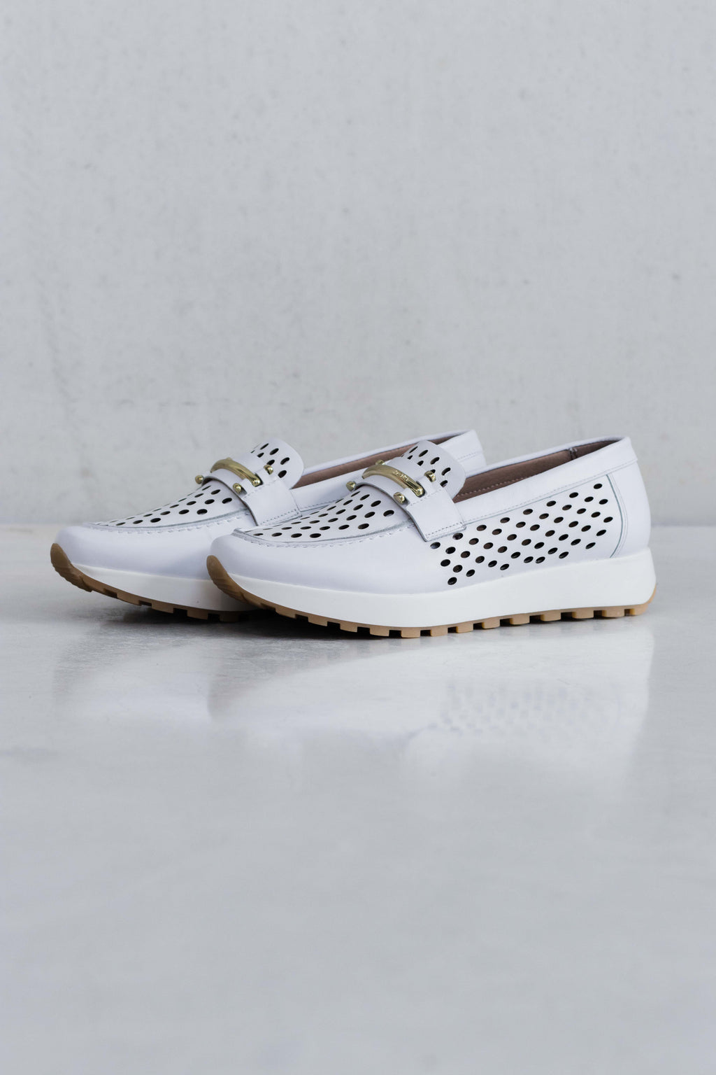 PUNCTURED LEATHER MOCCASIN - WHITE - SHOES - SCAPA FASHION - SCAPA OFFICIAL