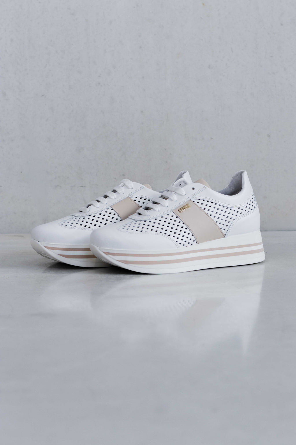 PUNCTURED SNEAKER - SHOES - SCAPA FASHION - SCAPA OFFICIAL
