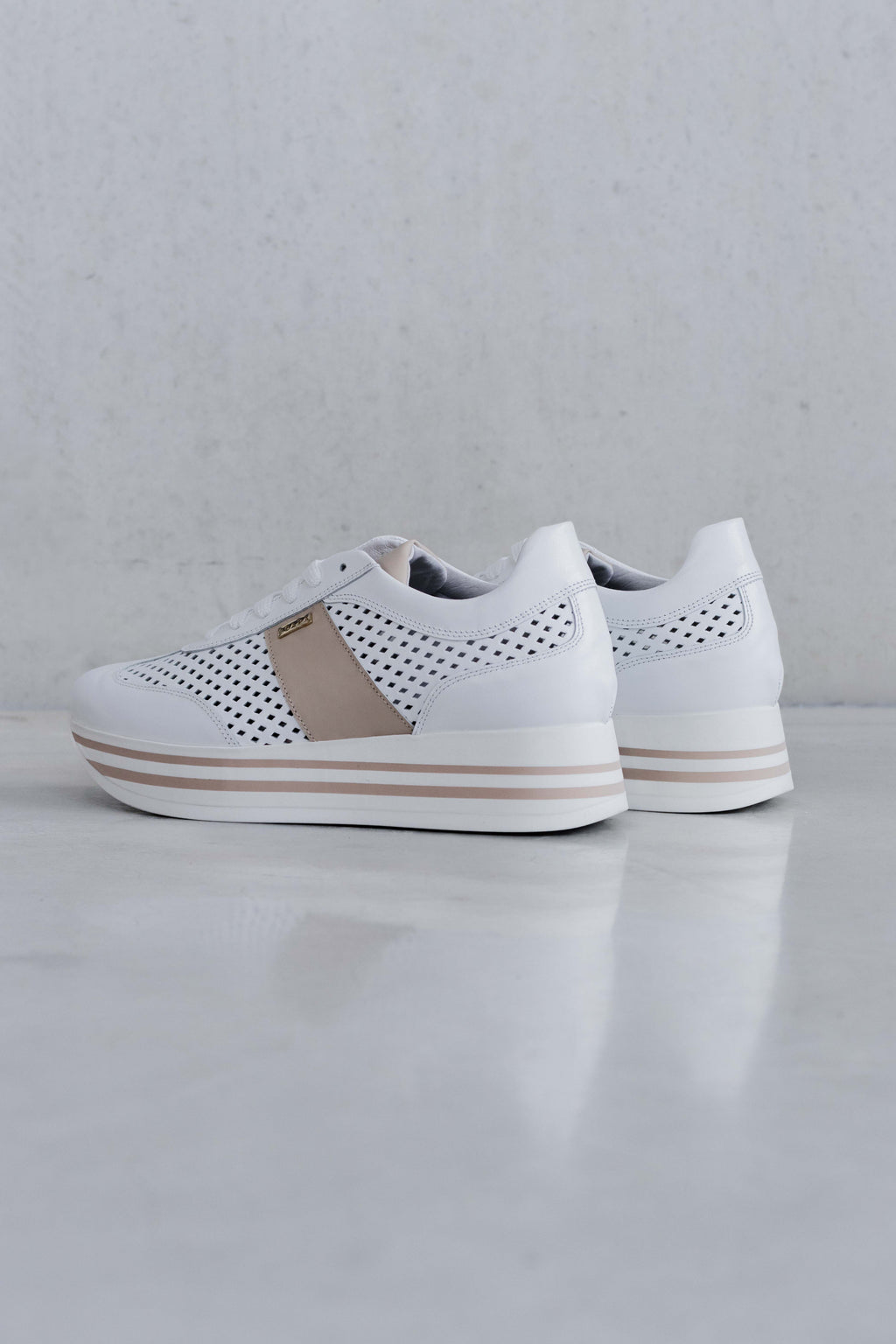 PUNCTURED SNEAKER - SHOES - SCAPA FASHION - SCAPA OFFICIAL