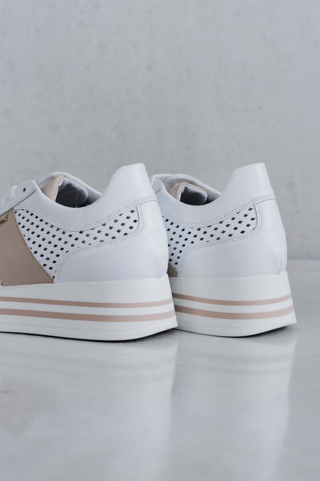 PUNCTURED SNEAKER - SHOES - SCAPA FASHION - SCAPA OFFICIAL