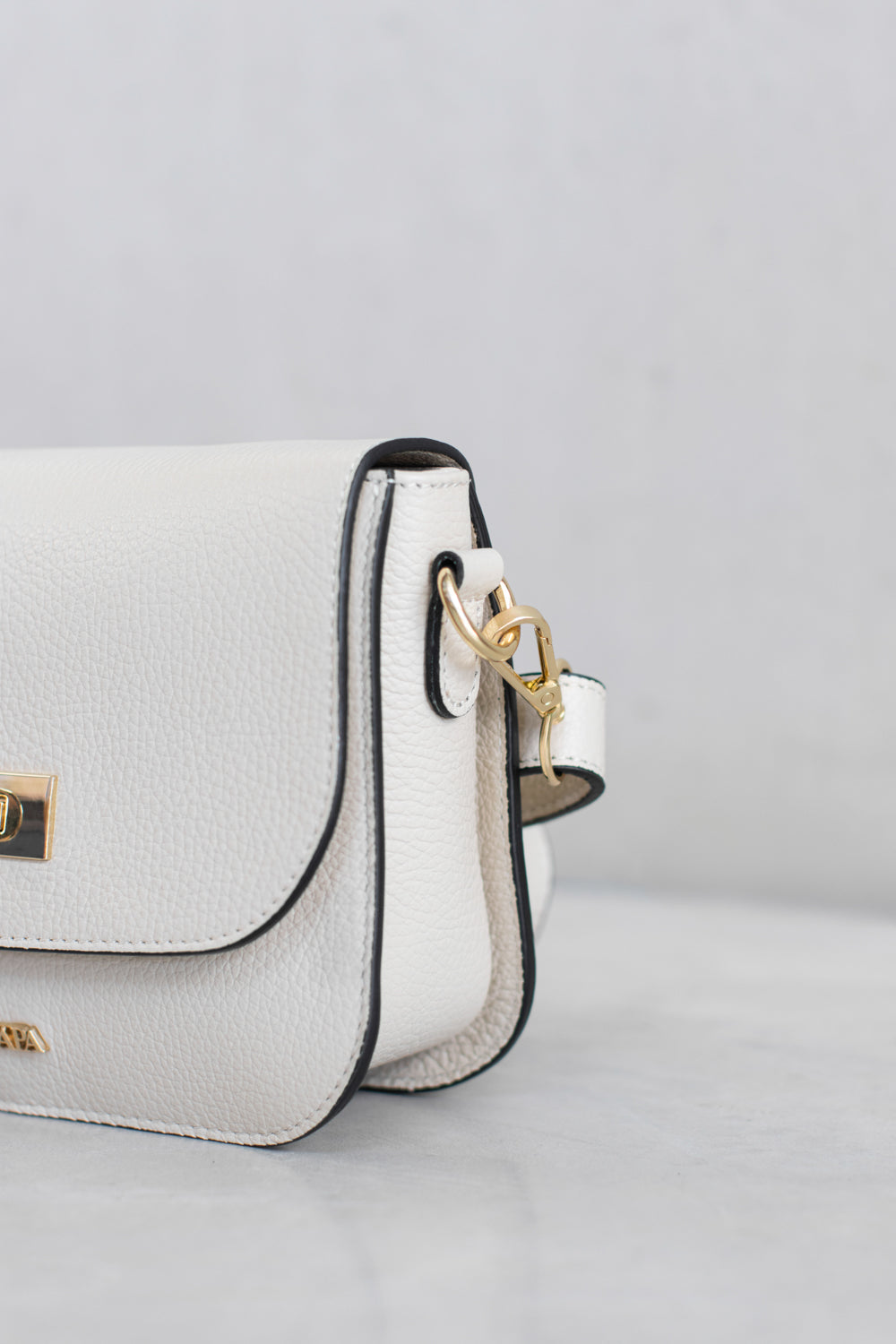 TEXTURED LEATHER CROSSBODY BAG - OFF-WHITE - BAGS - SCAPA FASHION - SCAPA OFFICIAL