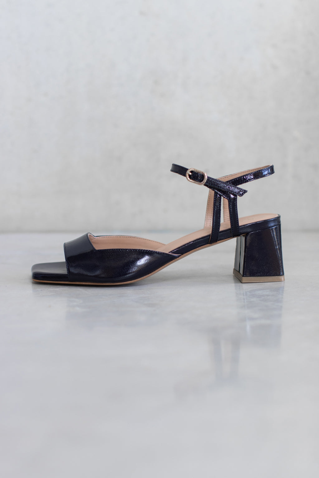 LEATHER HEEL WITH OPEN TOE DETAIL - NAVY/PINK - SHOES - SCAPA FASHION - SCAPA OFFICIAL
