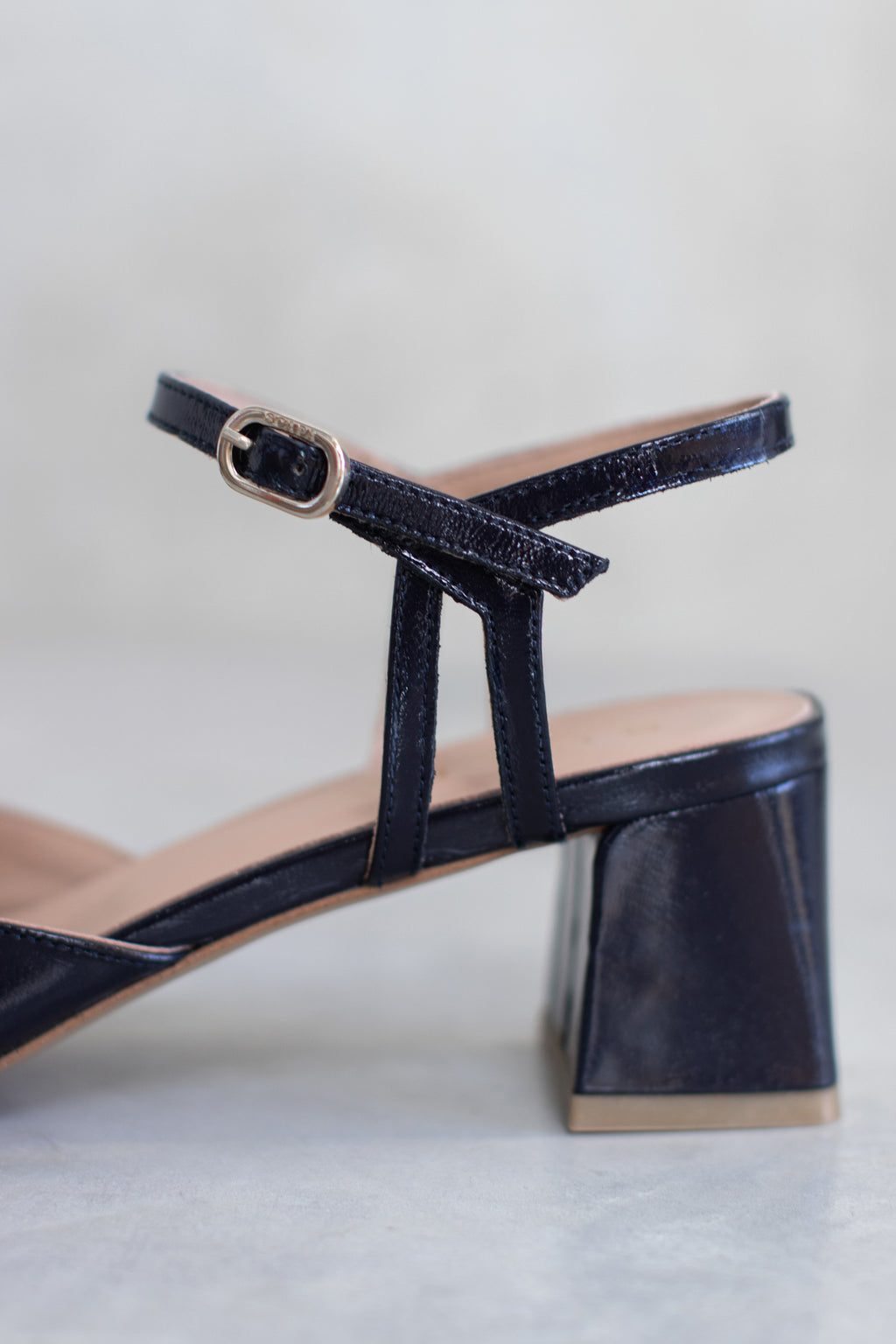 LEATHER HEEL WITH OPEN TOE DETAIL - NAVY/PINK - SHOES - SCAPA FASHION - SCAPA OFFICIAL