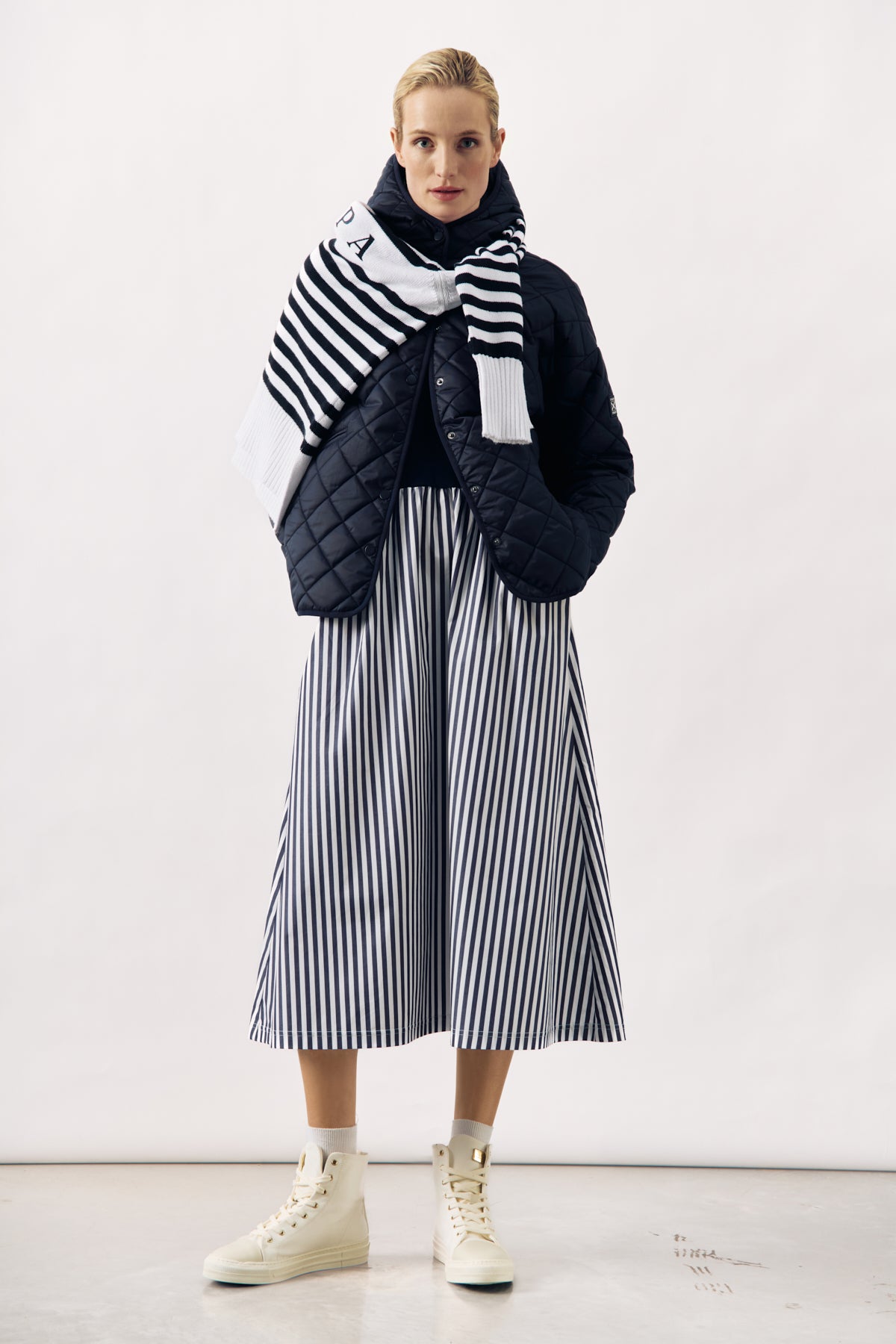 QUILTED HOODED JACKET JULIETTE - NAVY - JACKETS - SCAPA FASHION - SCAPA OFFICIAL