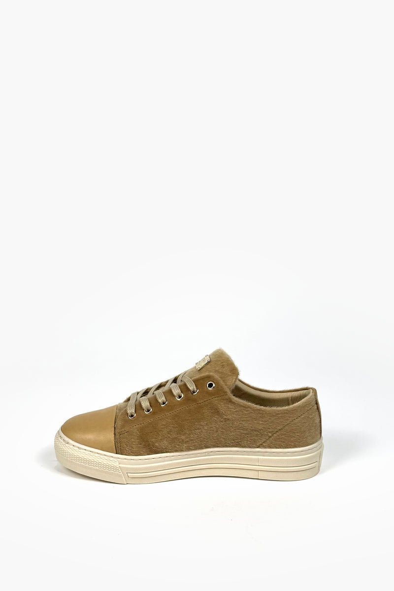 Ladies sneakers