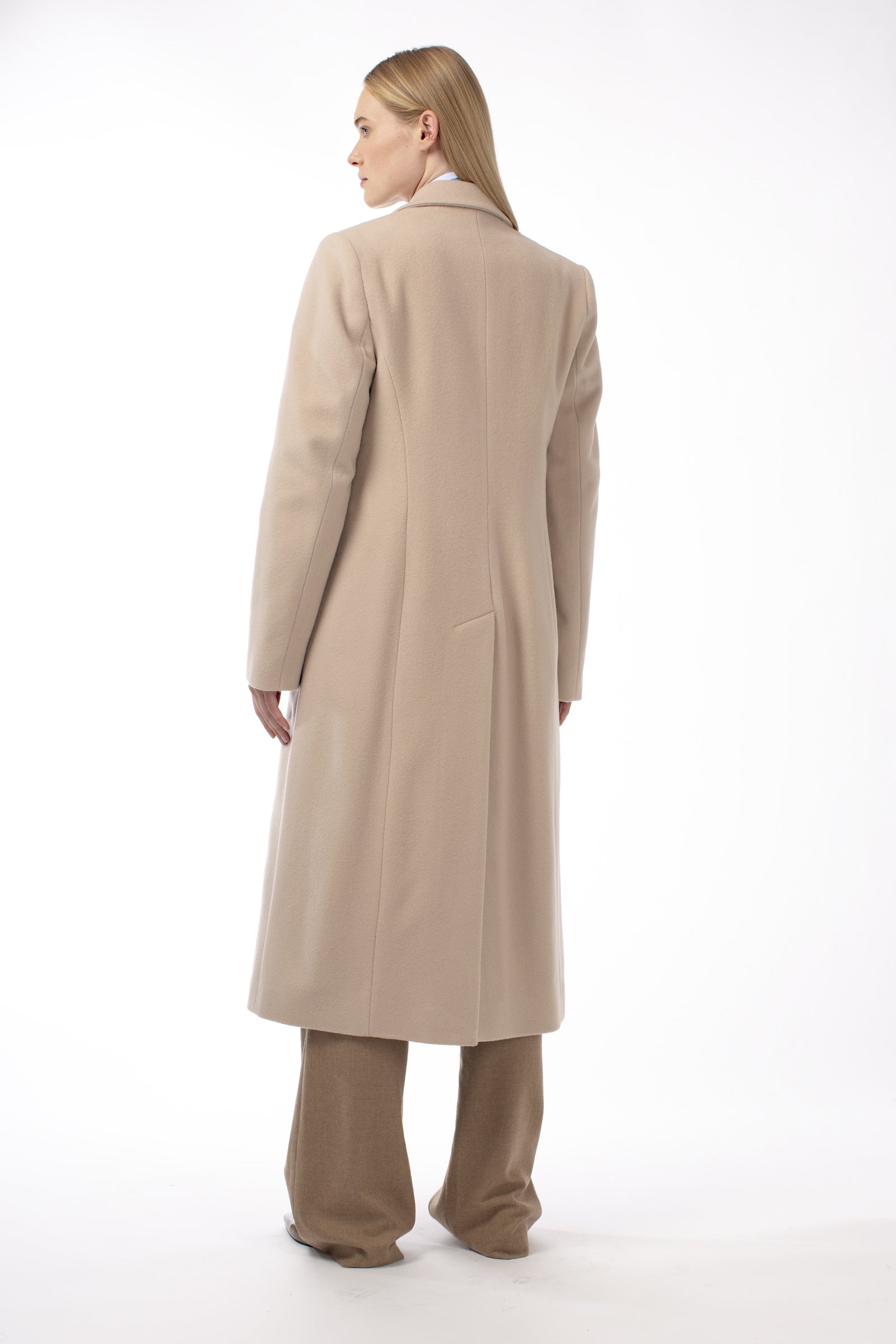 コート CHLO DOUBLE-BREASTED WOOL AND CASHMERE COAT Chloe Double-Breasted Wool Coat | Neiman Marcus